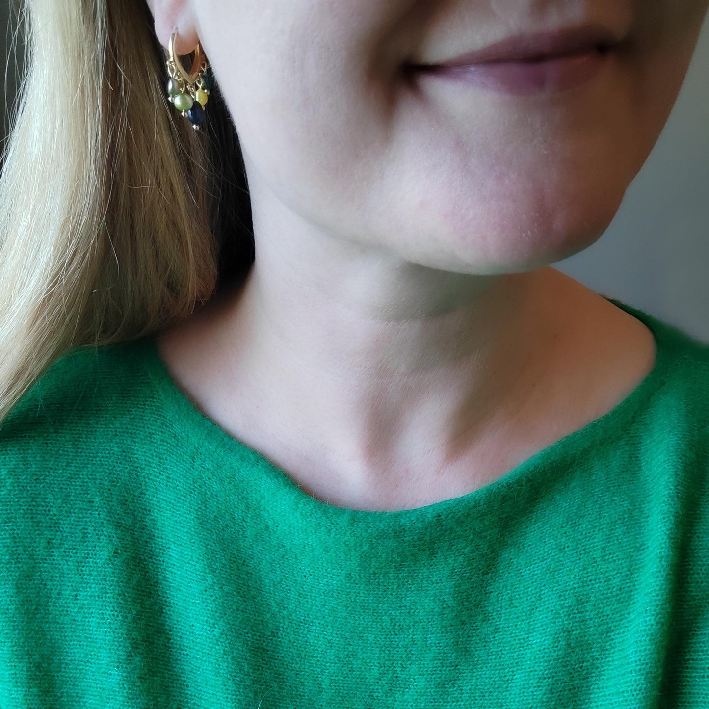 Dark pearls hoop earrings | Round colorful pearls earrings | Muted colors baroque pearl jewelry | Hoops with five freshwater pearls gift