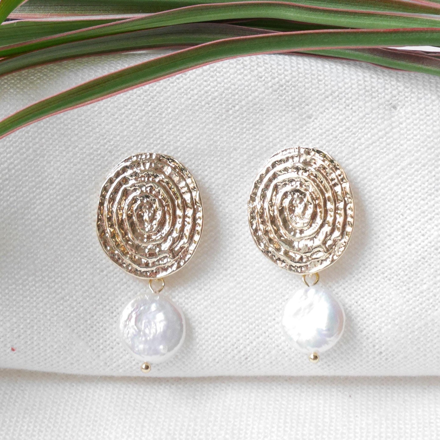 Chunky coin freshwater pearl earrings | Button pearl drop earrings | Gold statement earring | Minimalist geometric jewelry gift for woman