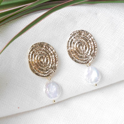 Chunky coin freshwater pearl earrings | Button pearl drop earrings | Gold statement earring | Minimalist geometric jewelry gift for woman