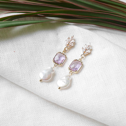 Purple bridal earrings | Dainty long art deco earrings | Light violet wedding jewelry | Elegant freshwater pearl dangle earrings for bride