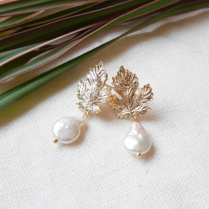 Maple leaf freshwater pearl earrings | Gold leaves dangle earrings | Teardrop shape real pearl drop earrings | Autumn jewelry gift for her