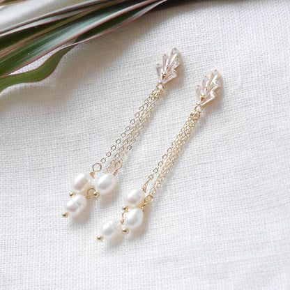 Cascade freshwater pearl earrings | Long Art deco style wedding earrings | Real pearl gold chain dangle earrings | Minimalist bridal jewelry