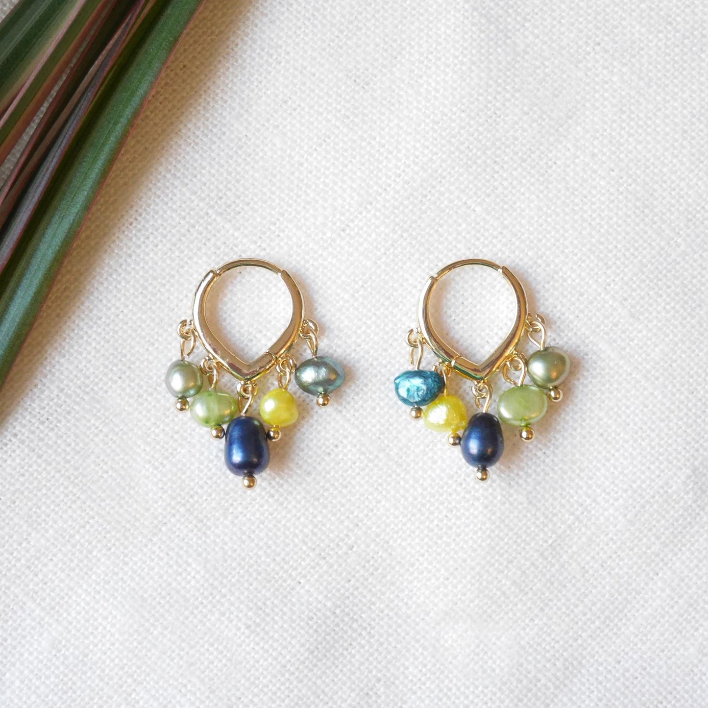 Dark pearls hoop earrings | Round colorful pearls earrings | Muted colors baroque pearl jewelry | Hoops with five freshwater pearls gift