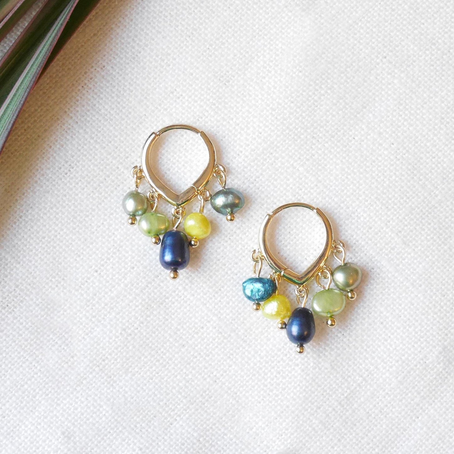 Dark pearls hoop earrings | Round colorful pearls earrings | Muted colors baroque pearl jewelry | Hoops with five freshwater pearls gift