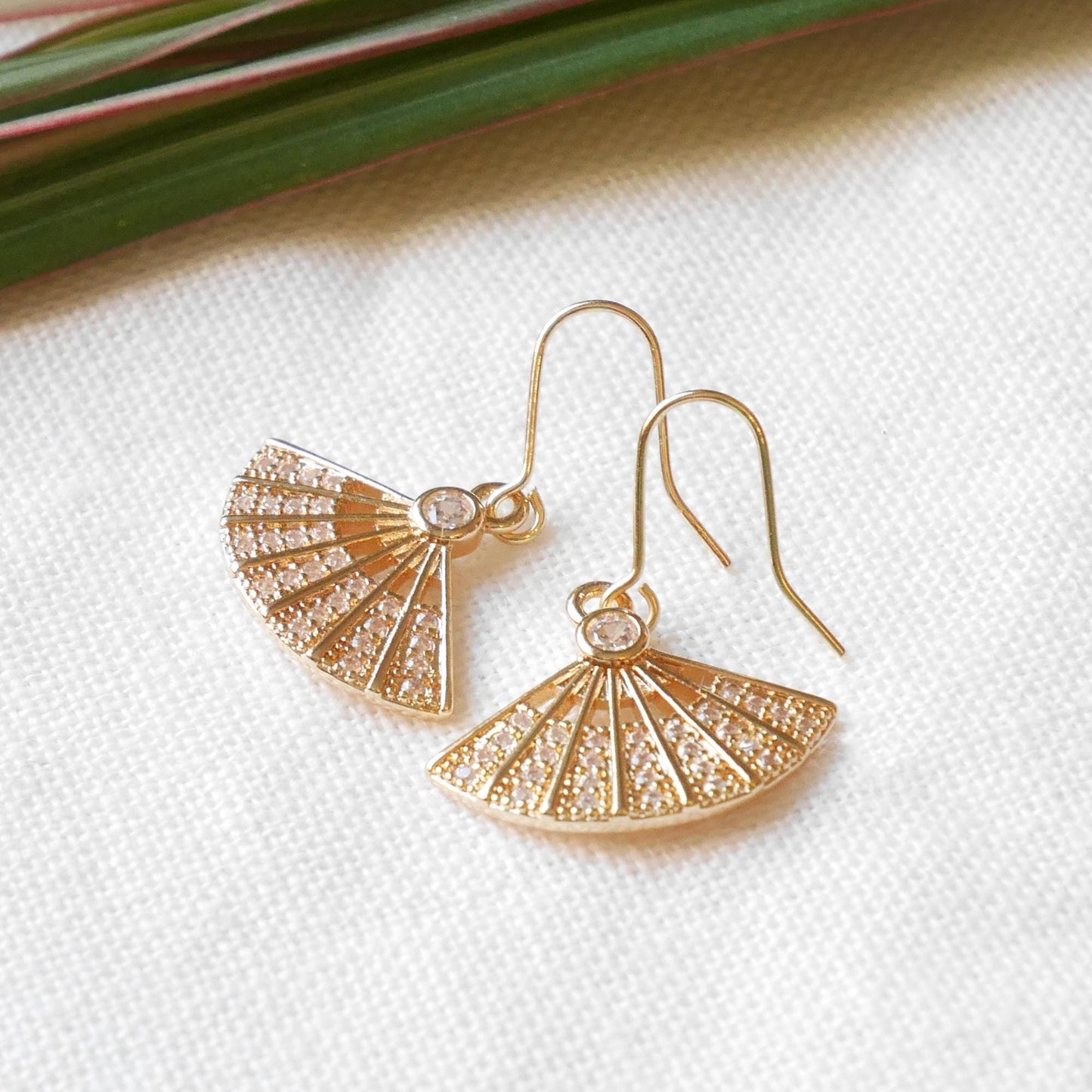 Gold fan earrings | Dainty art deco style drop earrings | Elegant cute zircon earrings | Fan-shaped French hook earrings | Jewelry gift idea