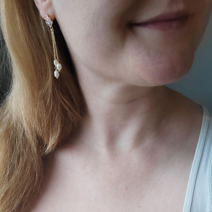 Cascade freshwater pearl earrings | Long Art deco style wedding earrings | Real pearl gold chain dangle earrings | Minimalist bridal jewelry