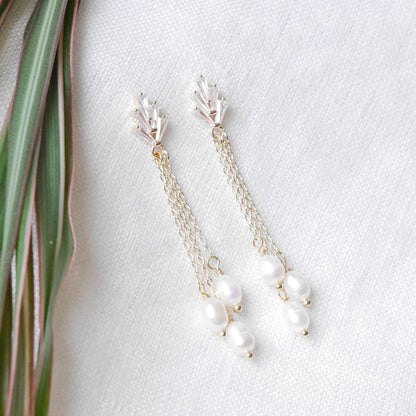 Cascade freshwater pearl earrings | Long Art deco style wedding earrings | Real pearl gold chain dangle earrings | Minimalist bridal jewelry