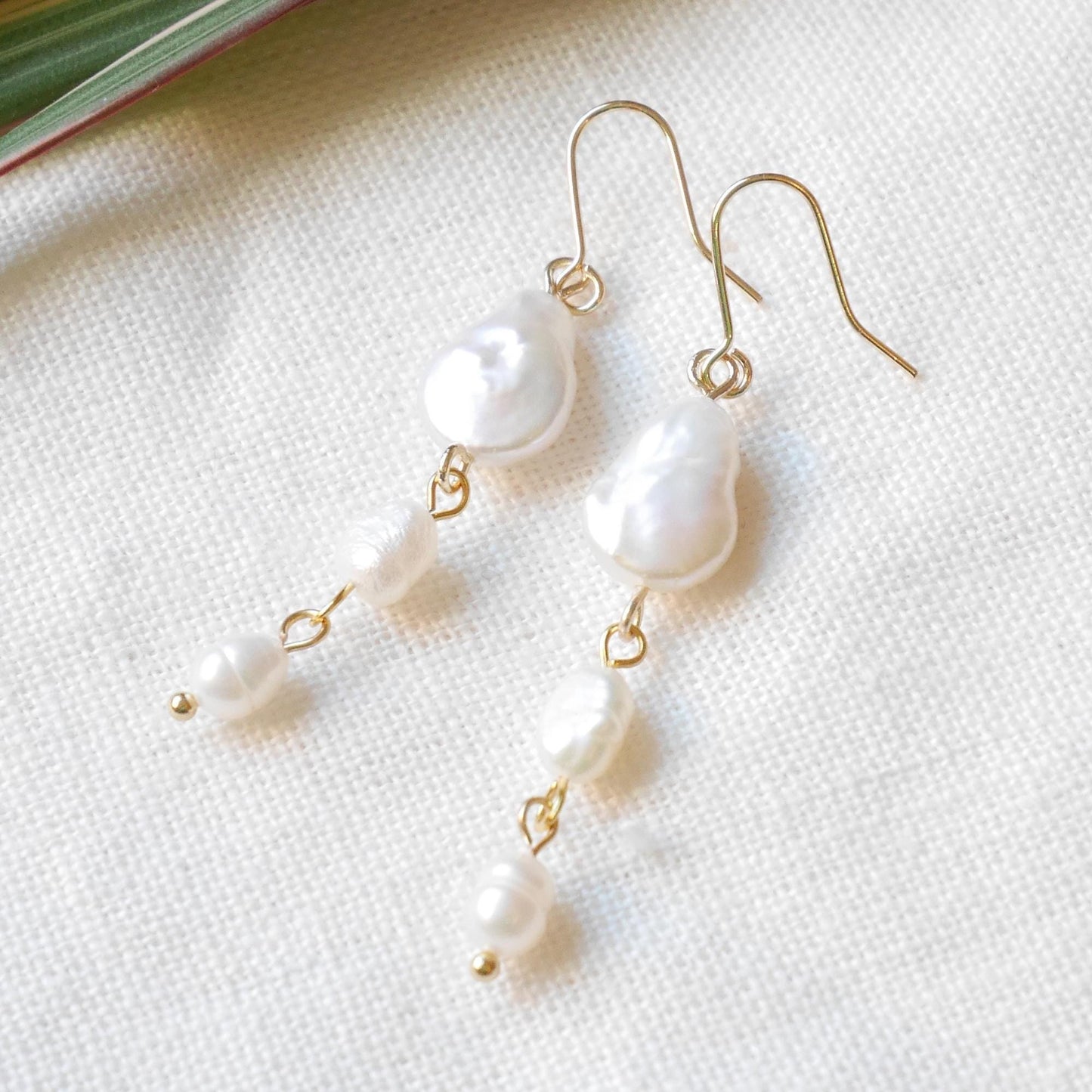 Freshwater pearl dangle earrings | Minimalist three baroque pearls earrings | Simple cascade jewelry | Wedding earrings | Cute gift for her
