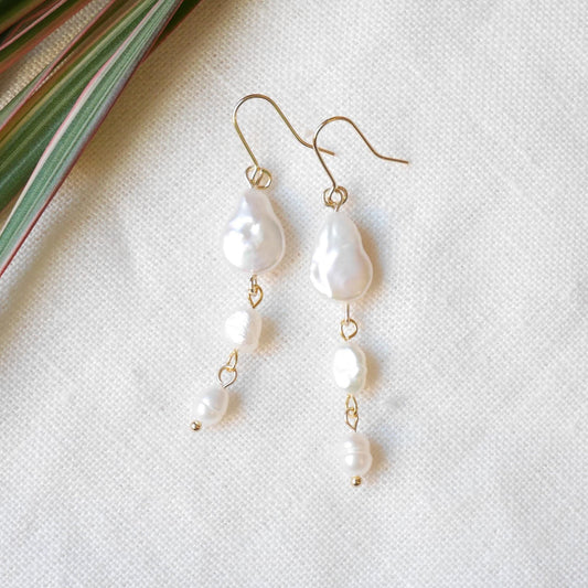Freshwater pearl dangle earrings | Minimalist three baroque pearls earrings | Simple cascade jewelry | Wedding earrings | Cute gift for her