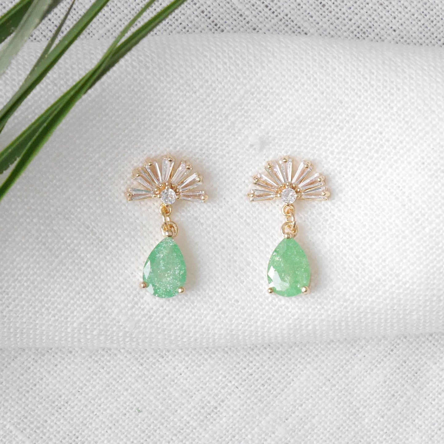 Art deco green drop earrings | Vintage style fan shape earring | Dainty cute CZ gold bridal jewelry | Elegant green crystal gift for her