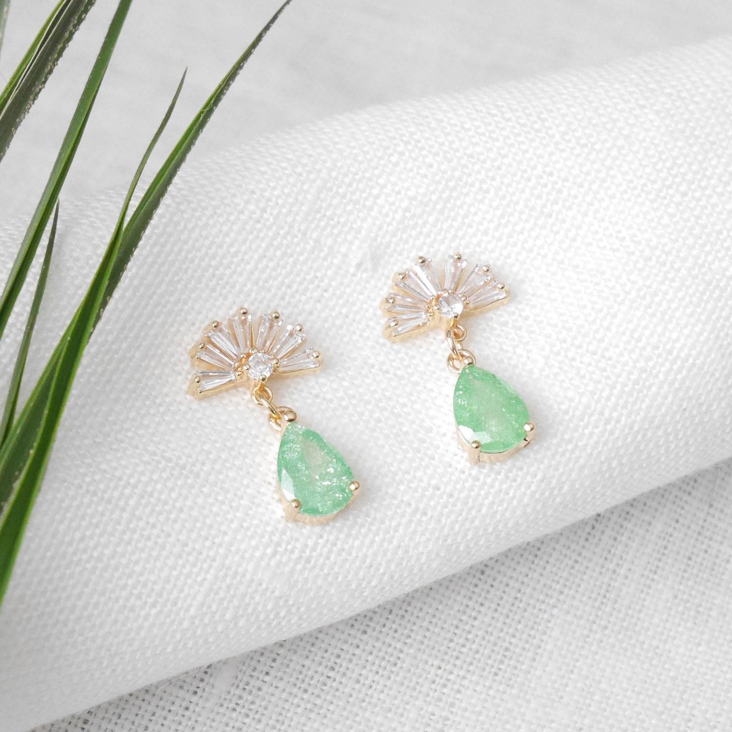 Art deco green drop earrings | Vintage style fan shape earring | Dainty cute CZ gold bridal jewelry | Elegant green crystal gift for her