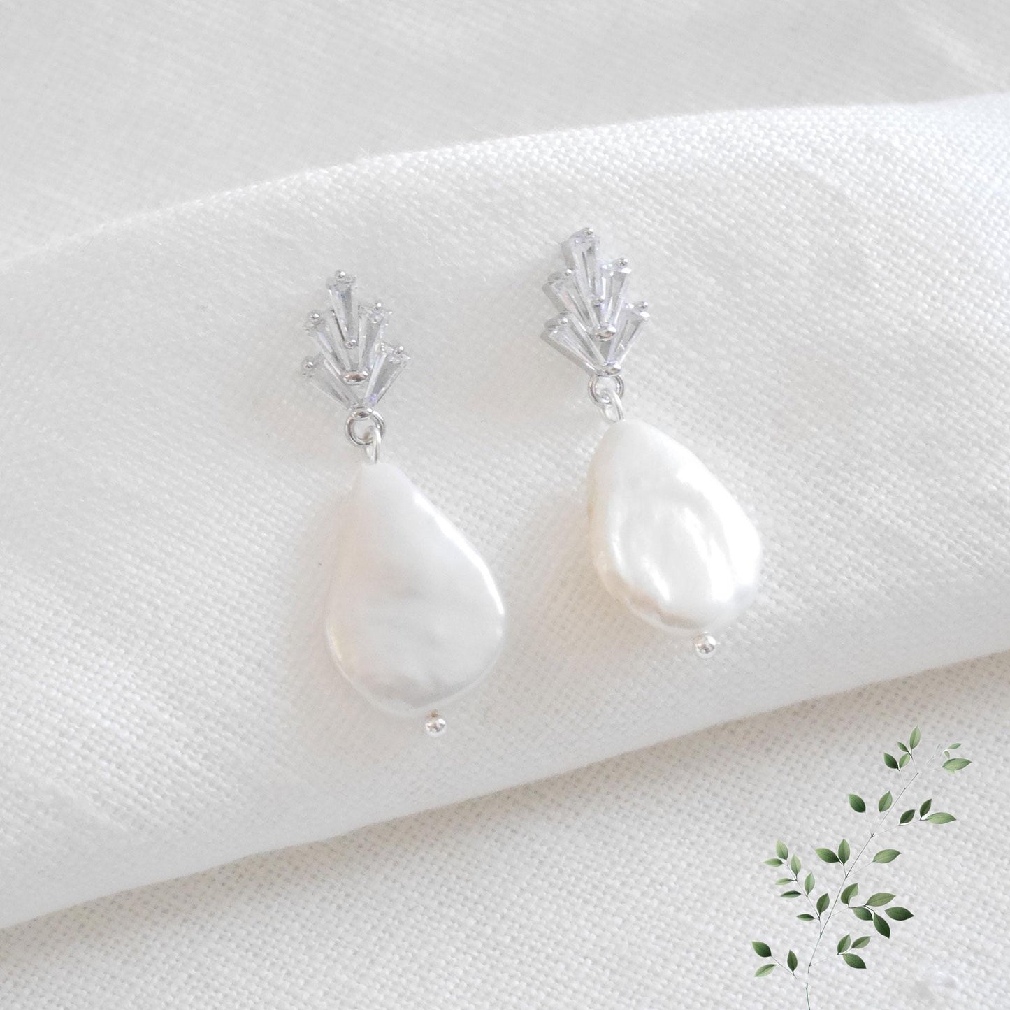 Freshwater pearl art deco earrings | Elegant big pearl earrings | Vintage style bridal pearl drop earrings | 1920s wedding earrings for her