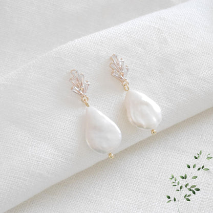 Freshwater pearl art deco earrings | Elegant big pearl earrings | Vintage style bridal pearl drop earrings | 1920s wedding earrings for her