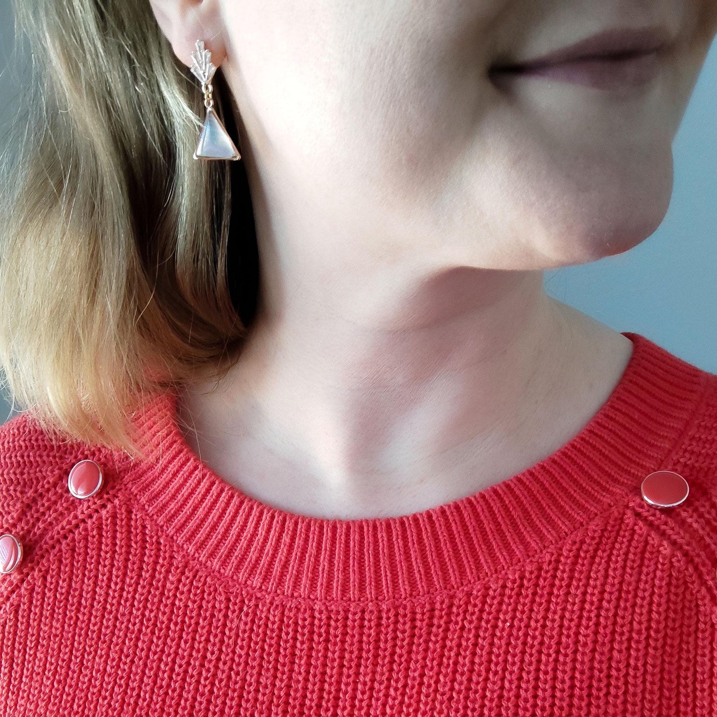 Art deco shell earrings | Triangle drop dangle earrings | Natural shell jewelry for wedding | 1920s insprired mother of pearl dangle earring