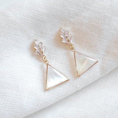 Art deco shell earrings | Triangle drop dangle earrings | Natural shell jewelry for wedding | 1920s insprired mother of pearl dangle earring